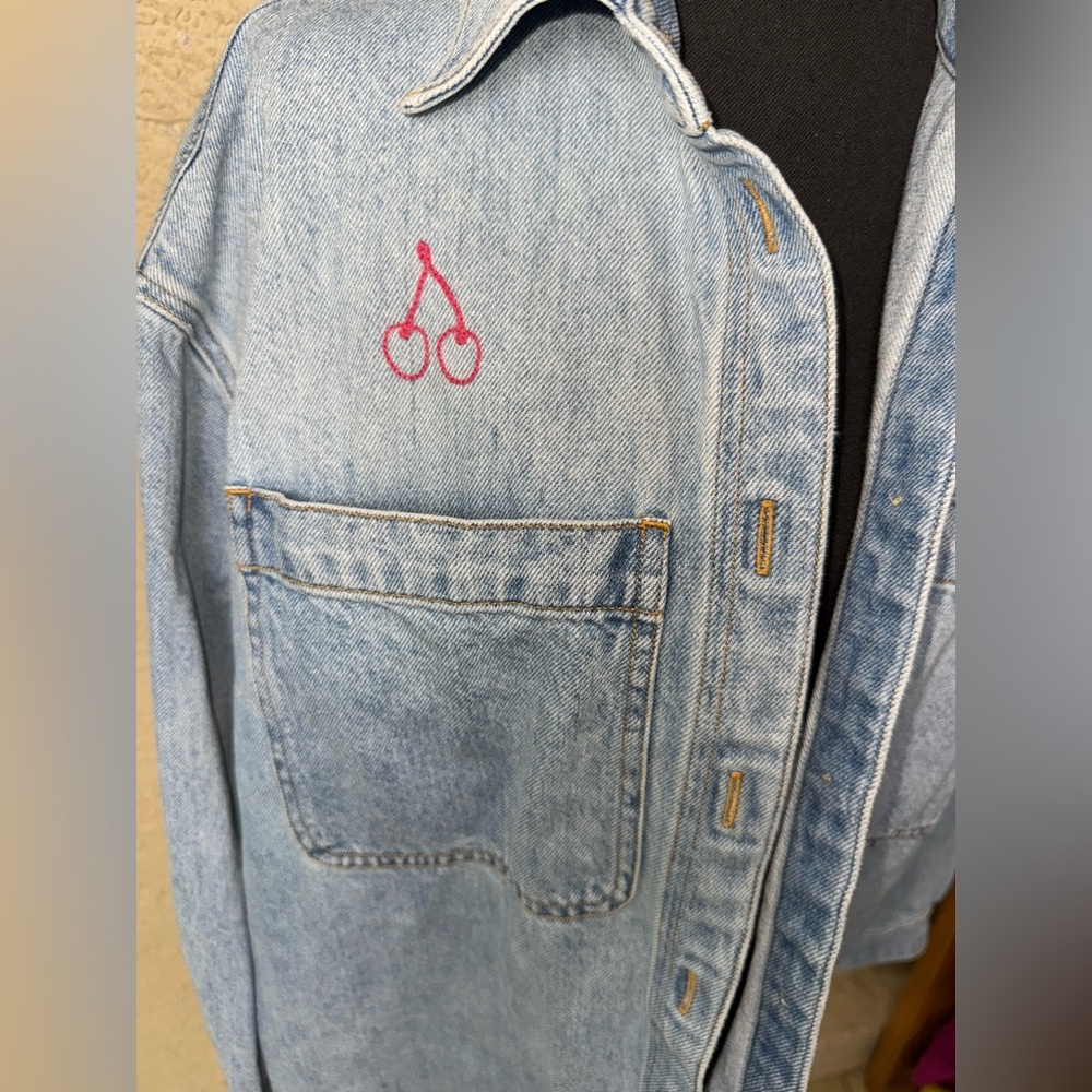 Madewell Boston Cherry‎ Embroidered Denim Shirt Medium Button Up Cotton Top - Picture 6 of 9